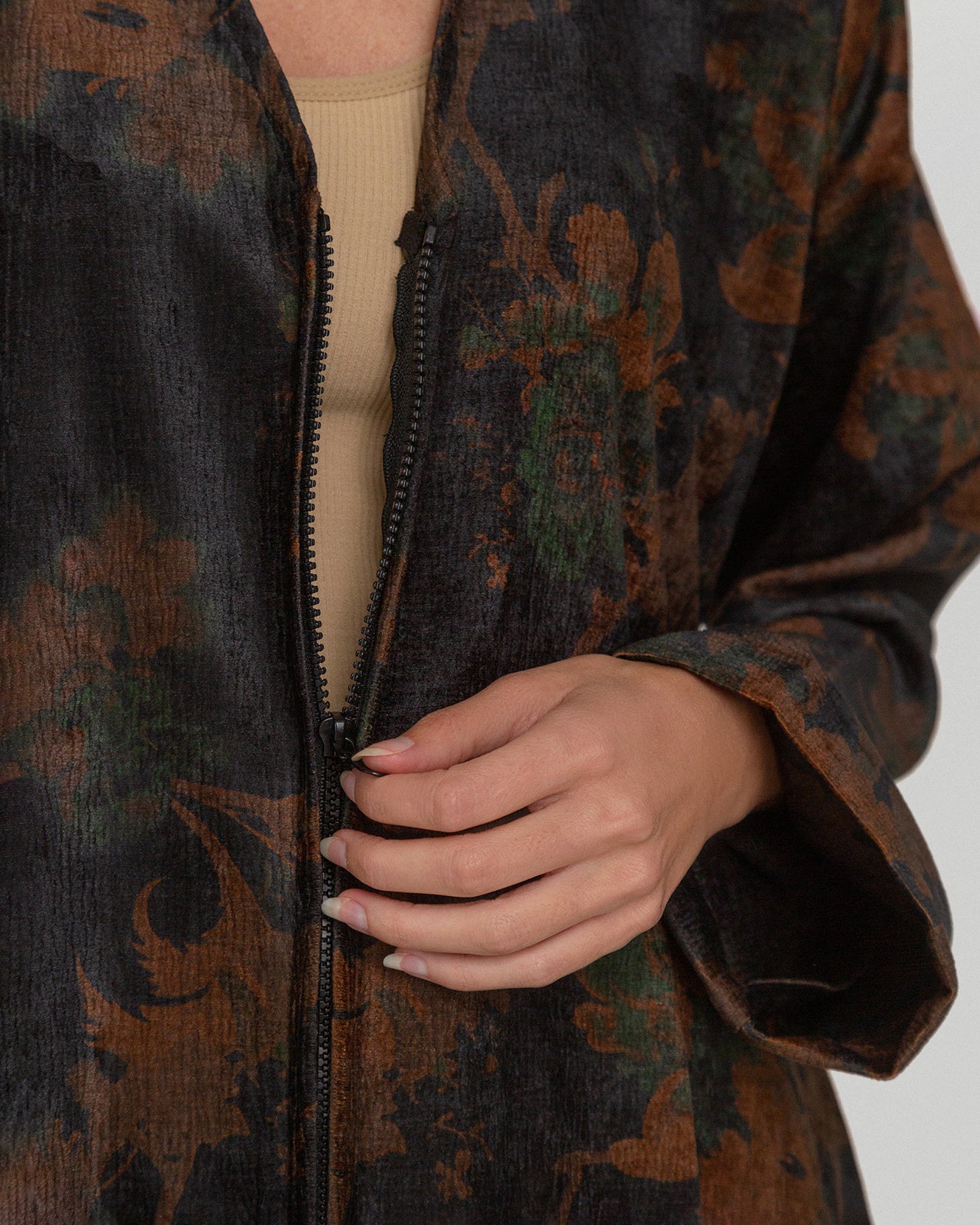 Moonlit Garden-zipper in Chestnut