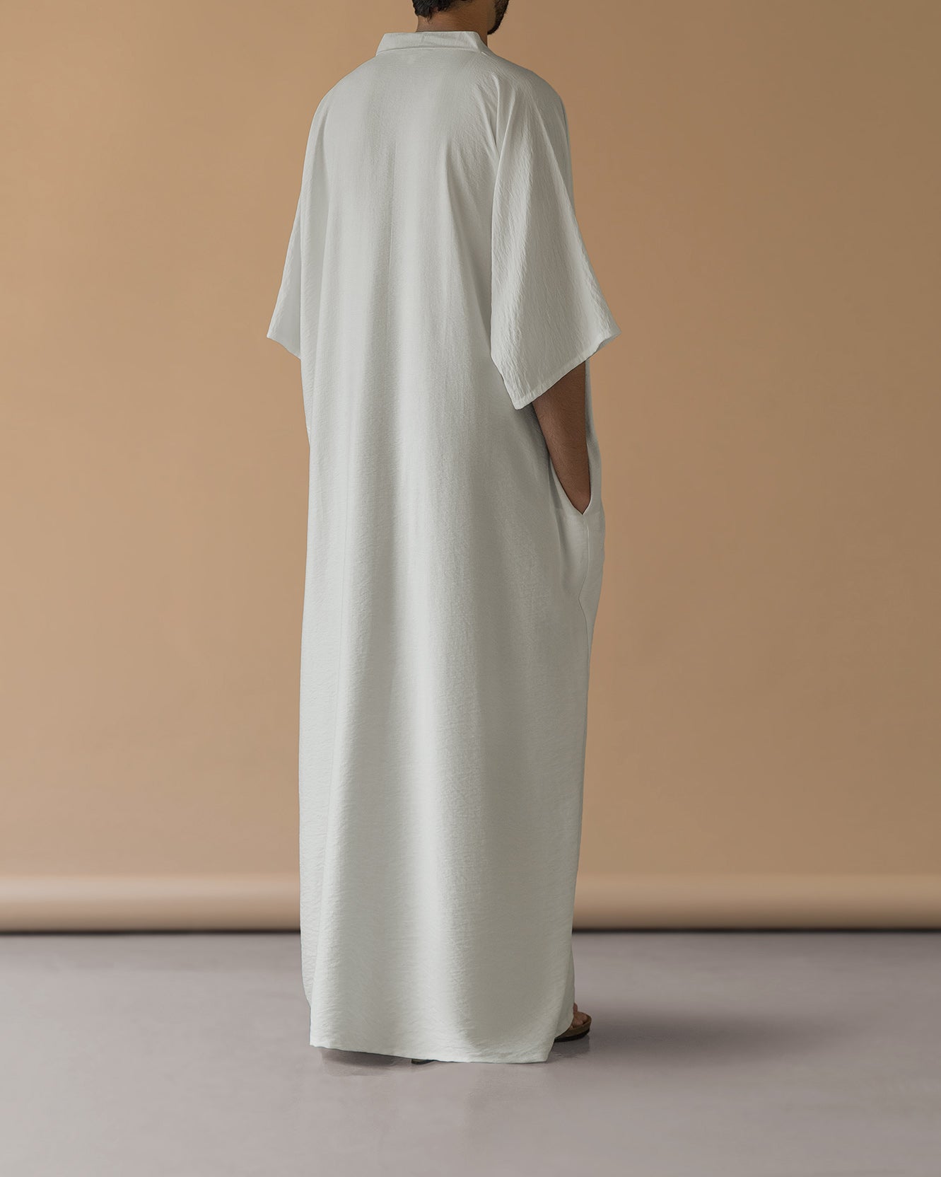 MC01 - white