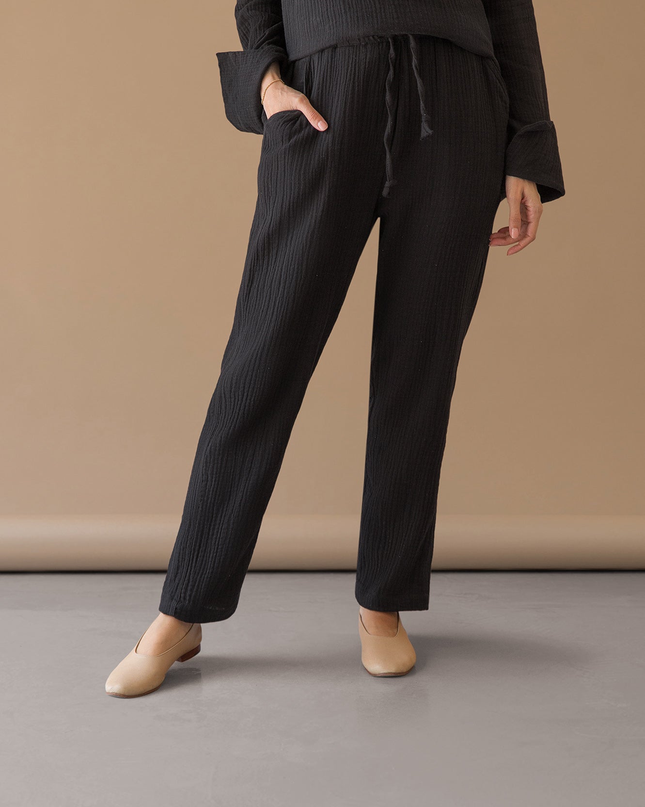 STRAIGHT PANTS - black