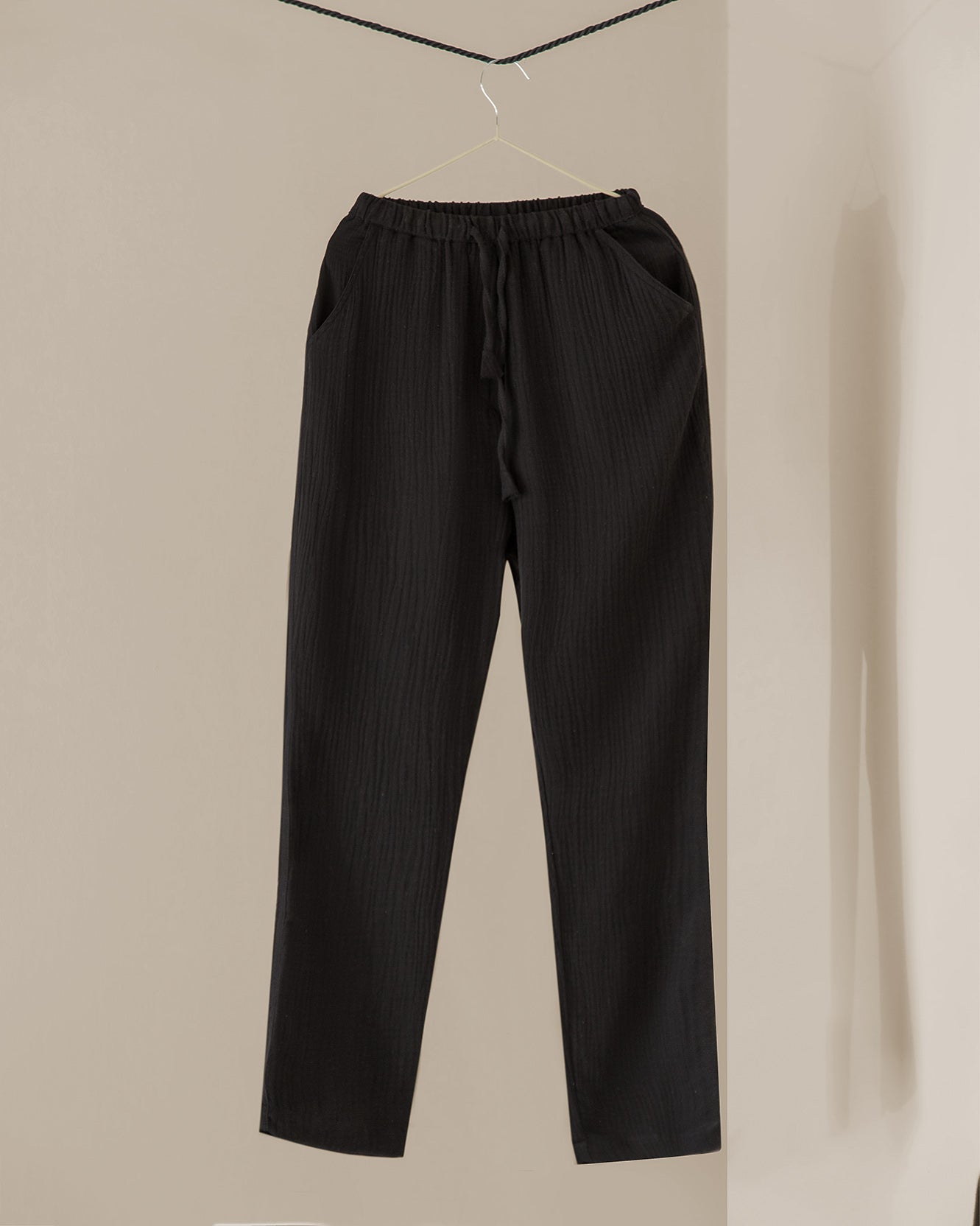 STRAIGHT PANTS - black