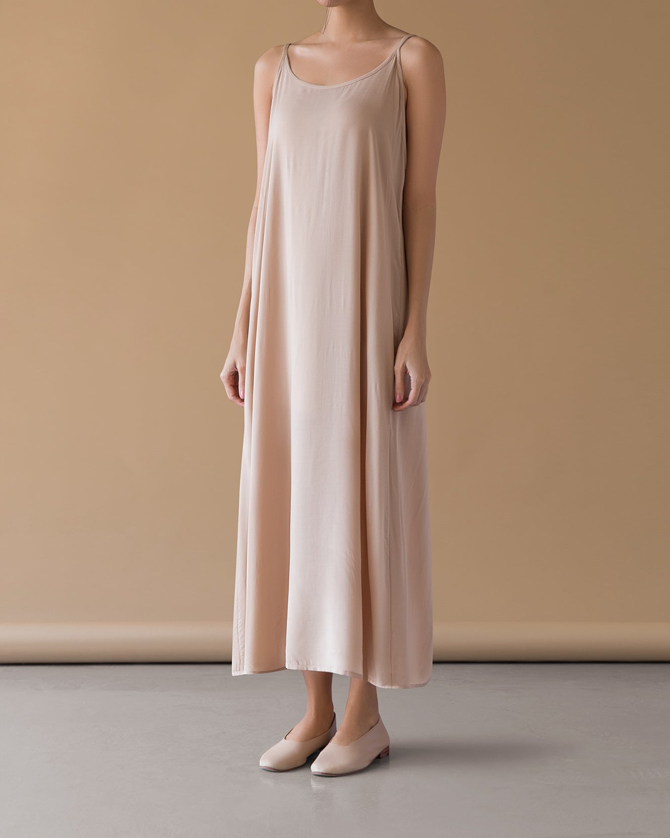 SLIP DRESS - Nude