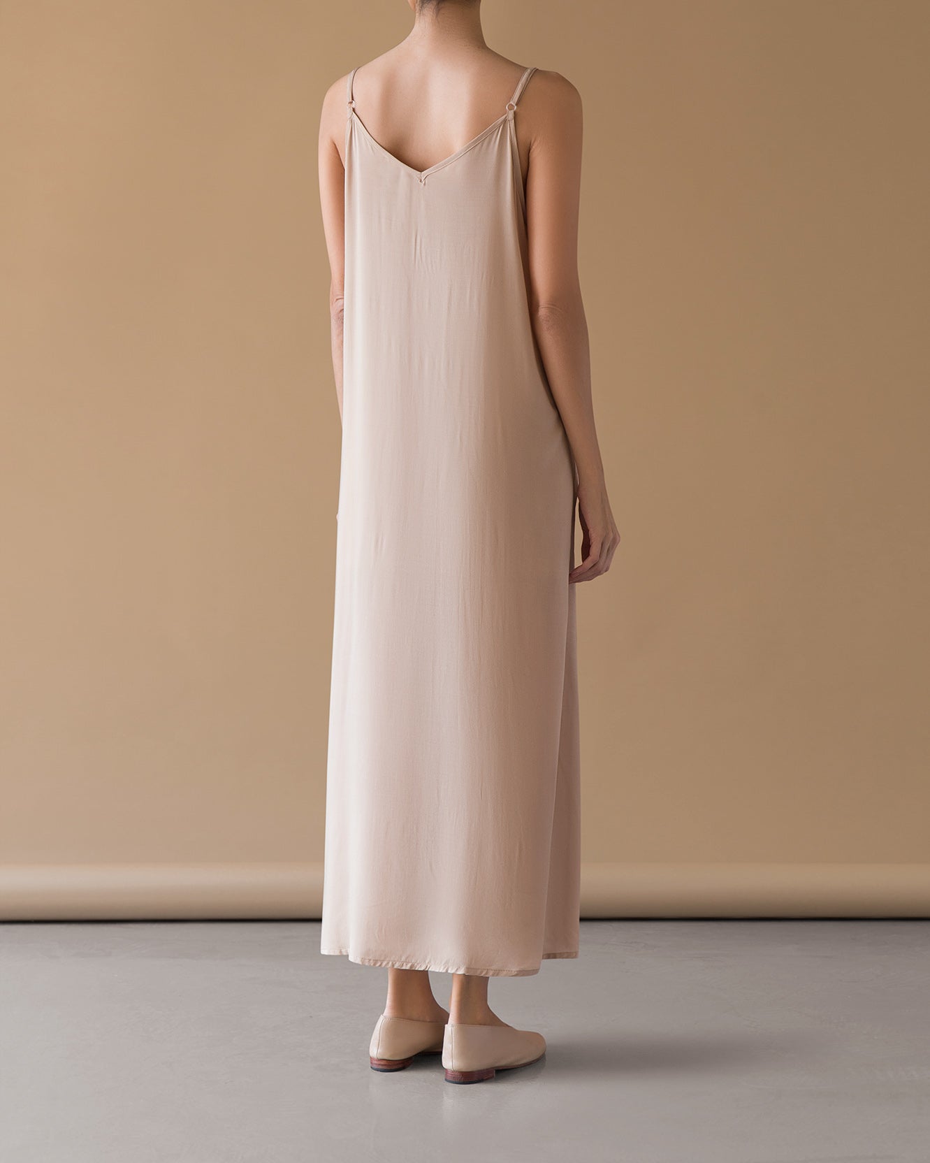 SLIP DRESS - Nude