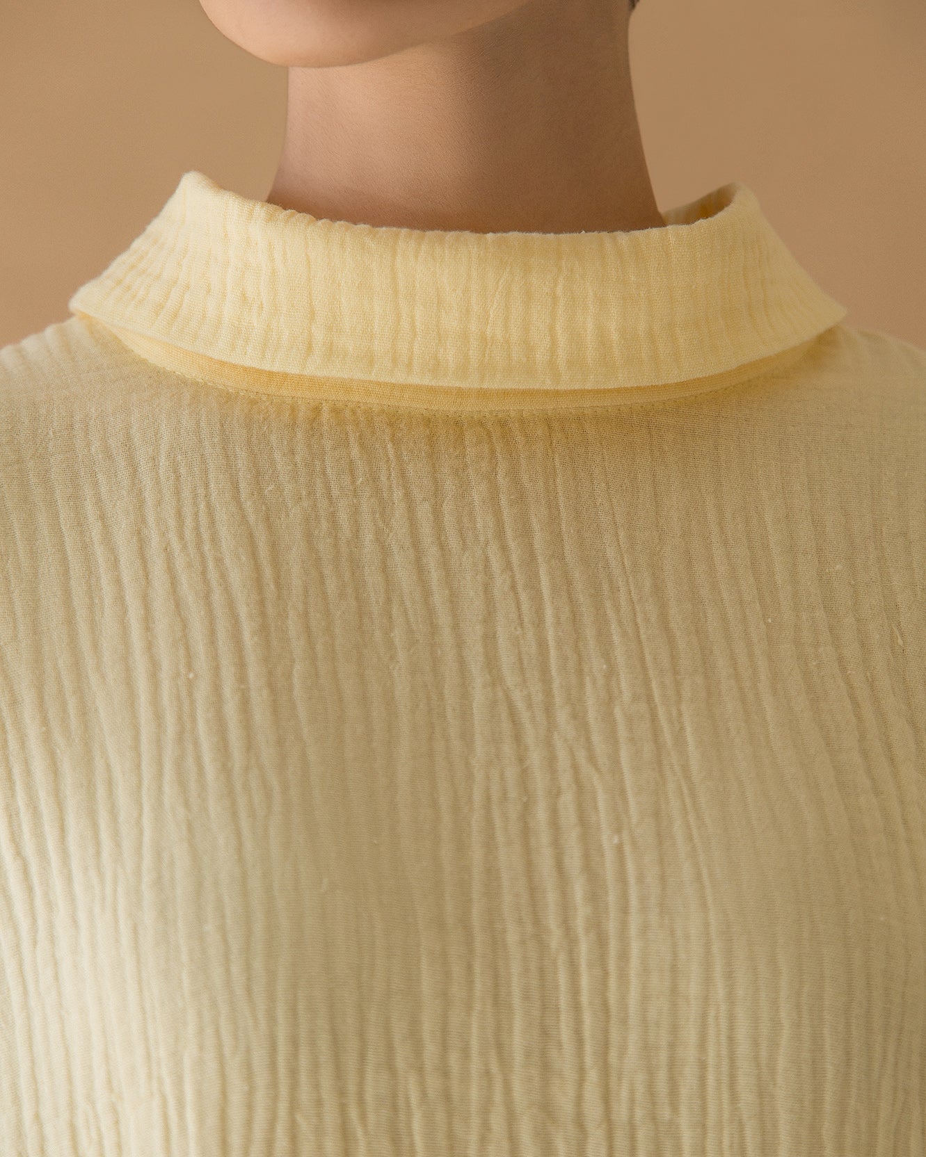 HIGH NECK BLOUSE - pastel yellow