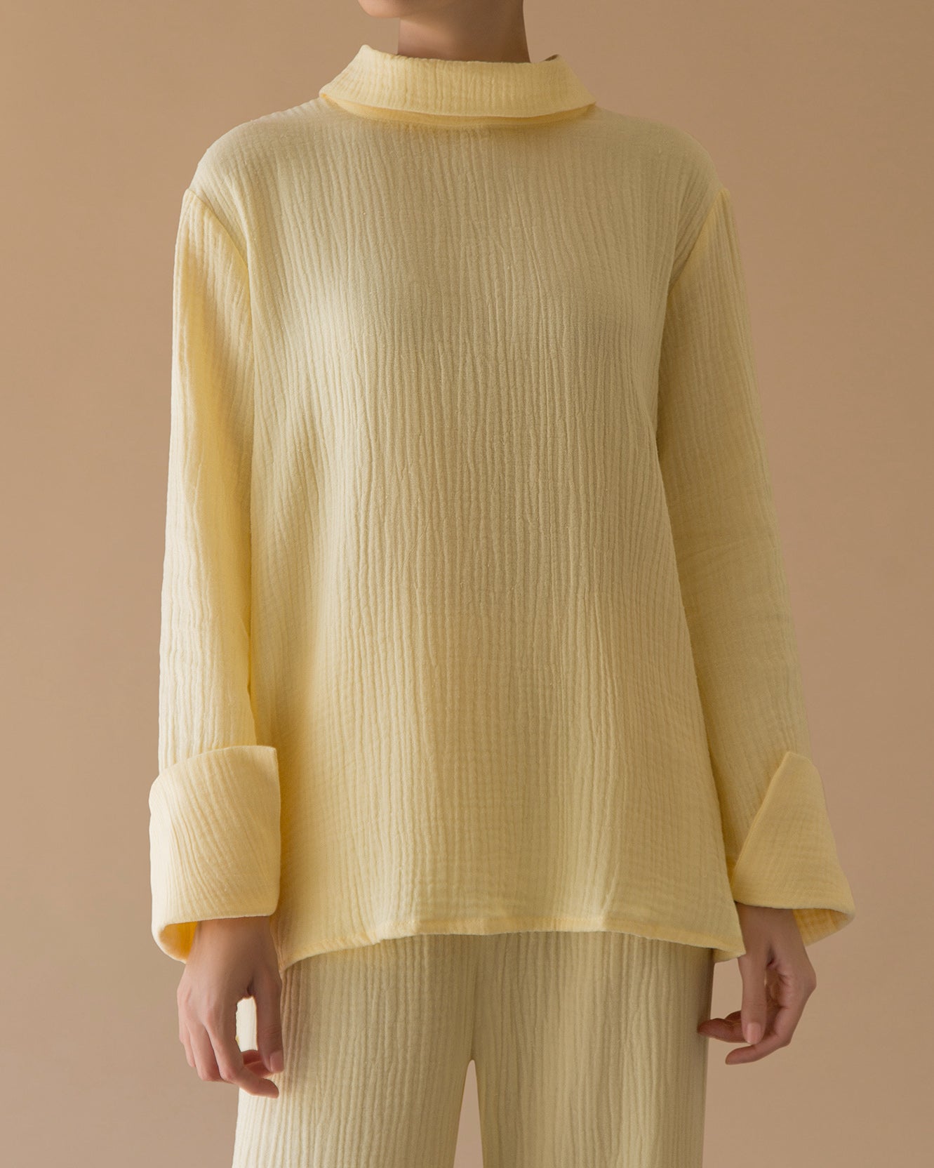 HIGH NECK BLOUSE - pastel yellow