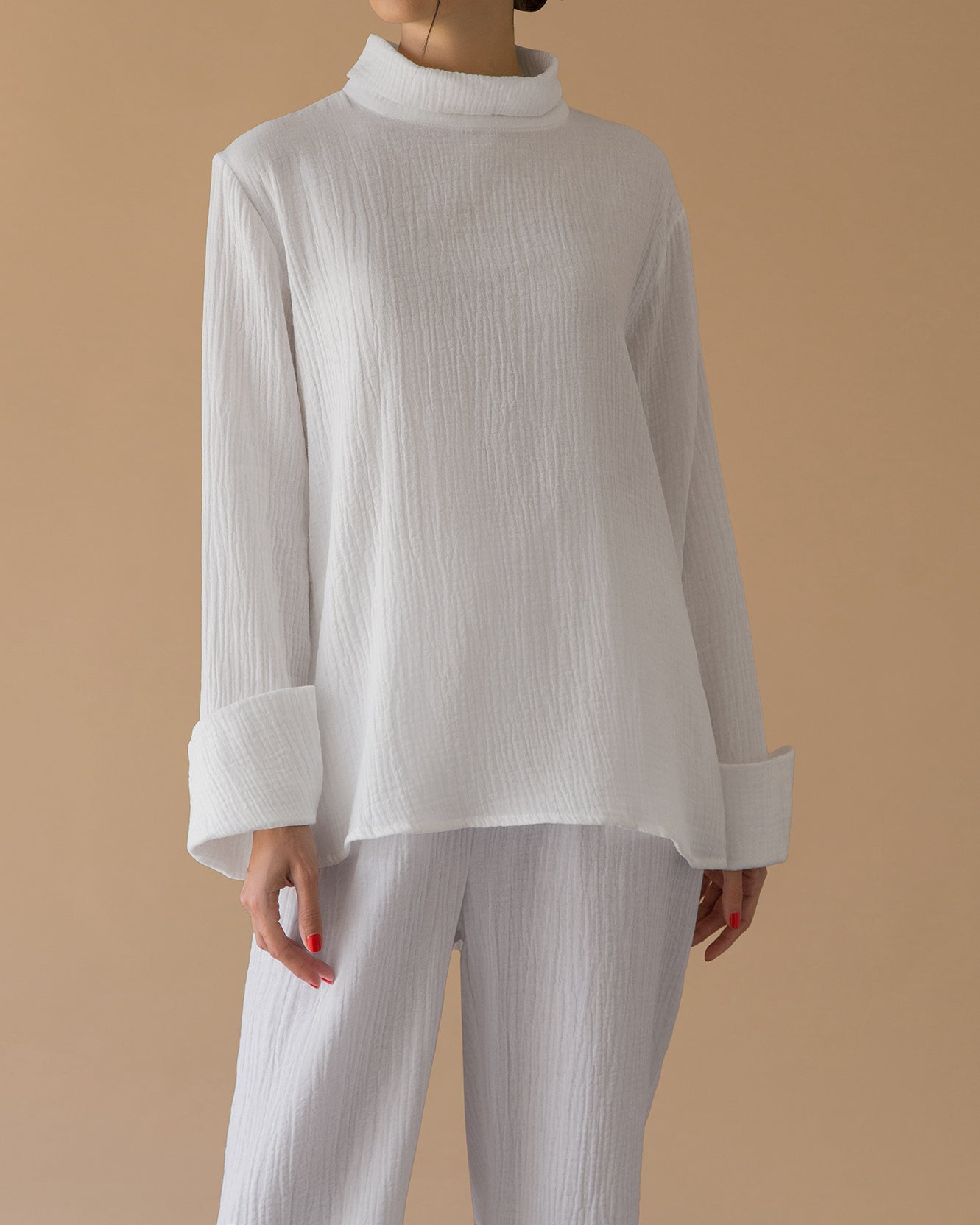 HIGH NECK BLOUSE - white