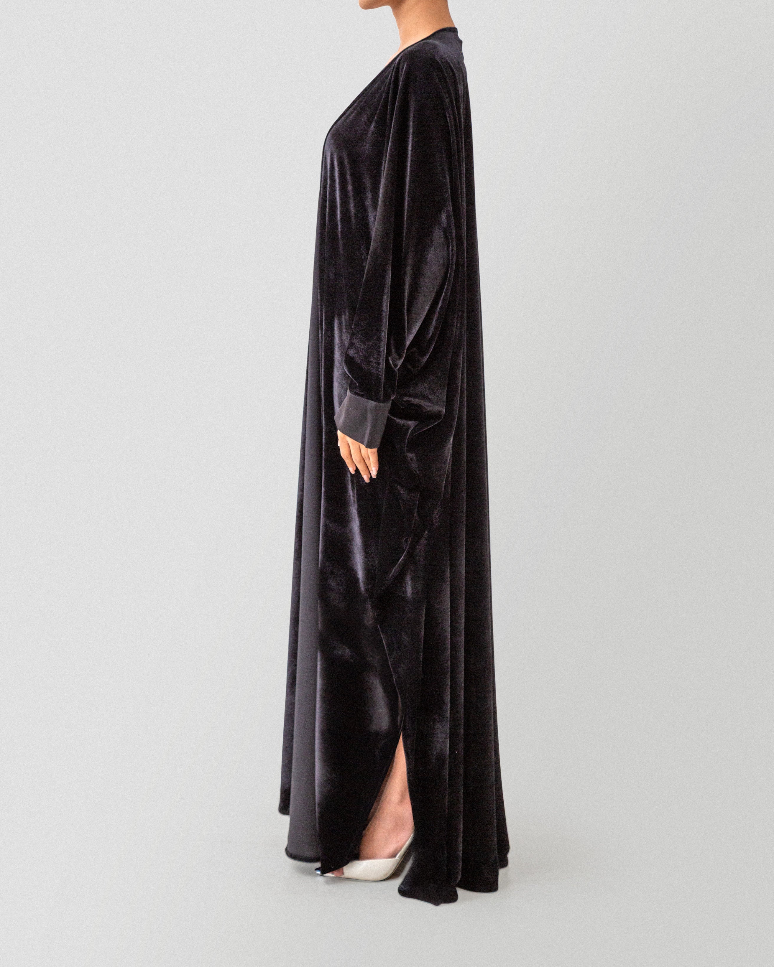 Velvet Solace Abaya in Black